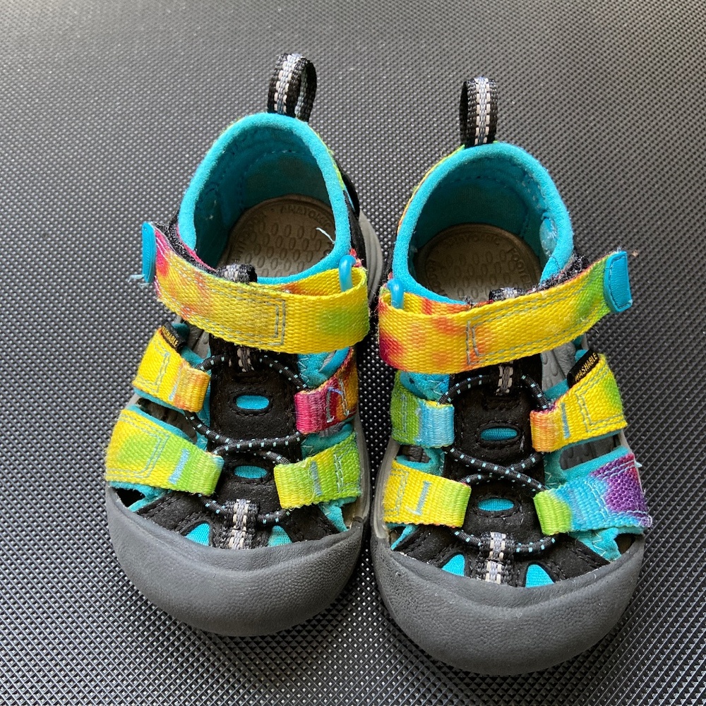 Keen Newport H2 Sandals Tie-Dye Rainbow Size 6 toddler/baby